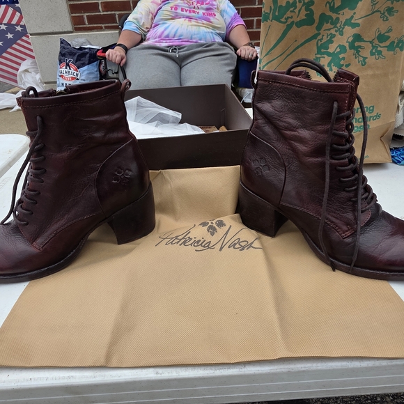 Patricia Nash Brown Lace Up Boots - Picture 3 of 16